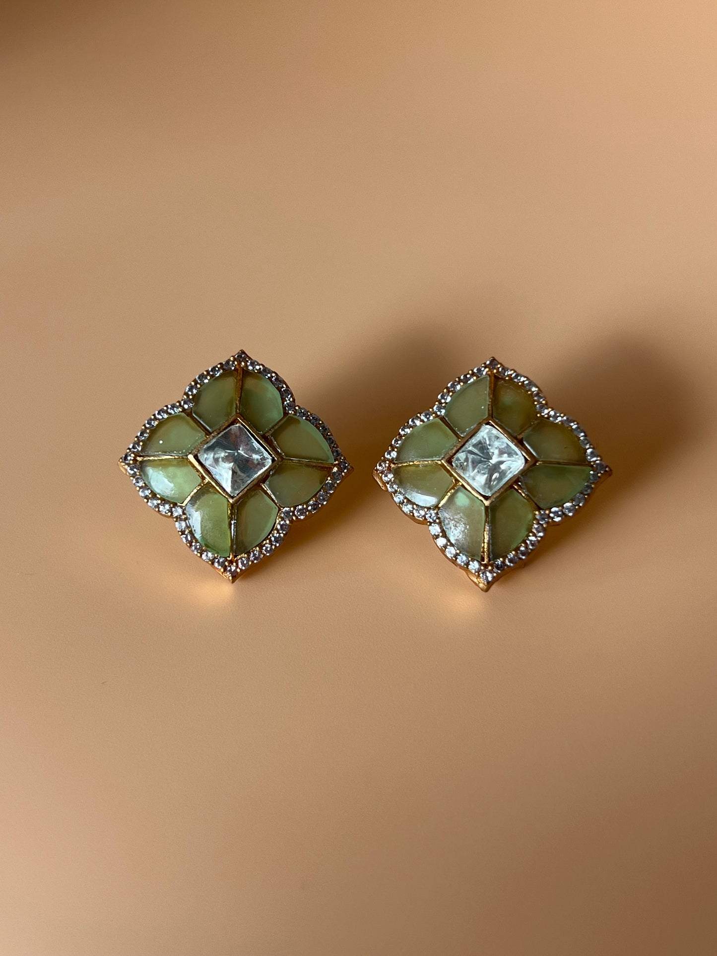 Peridot Kundan Studs