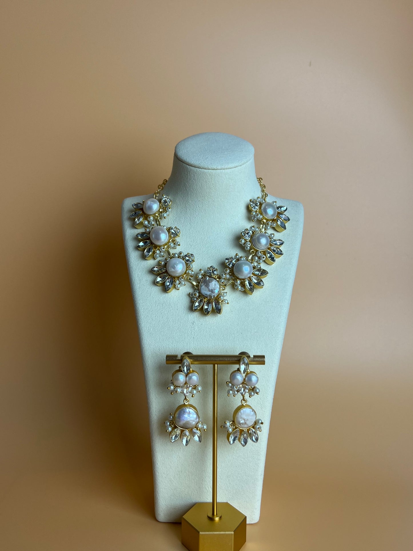 Isara Baroque Pearl Set
